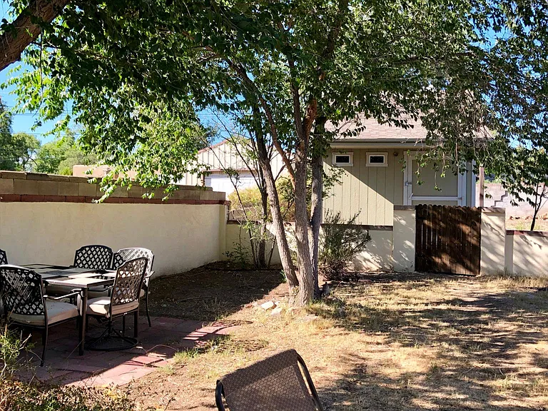 2909 Campus Blvd NE — Photo 17