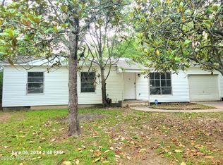 2759 Village Green Dr, Macon, GA 31206