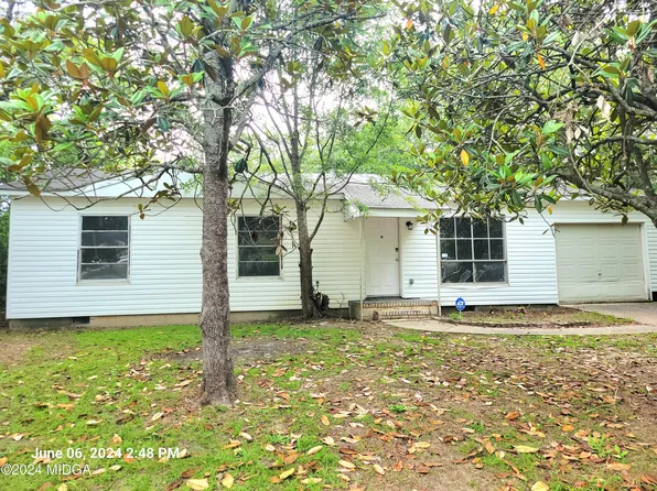 2759 Village Green Dr, Macon, GA 31206