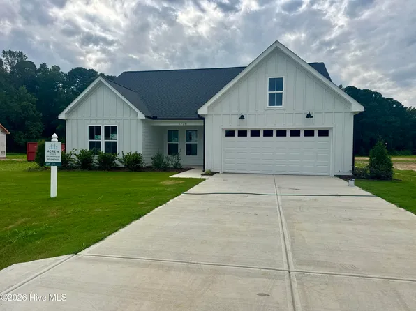 1778 Dixon Grove Lane, Grimesland, NC 27837