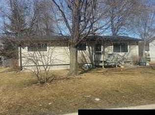 516 10th Ave NW, Waseca, MN 56093