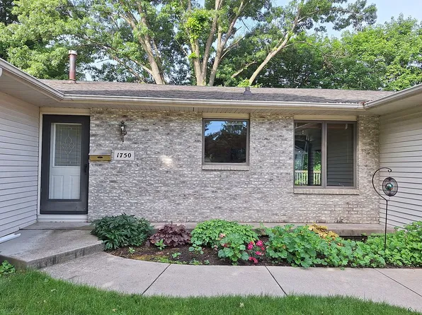 1750 Horizon Ct, Dubuque, IA 52001