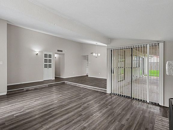 4th image of 15430 Camino Del Sol Dr