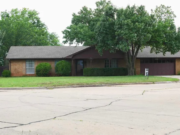 1004 N Dryden Cir, Stillwater, OK 74075