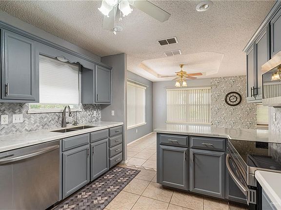 3rd image of 7421 Golf Dr