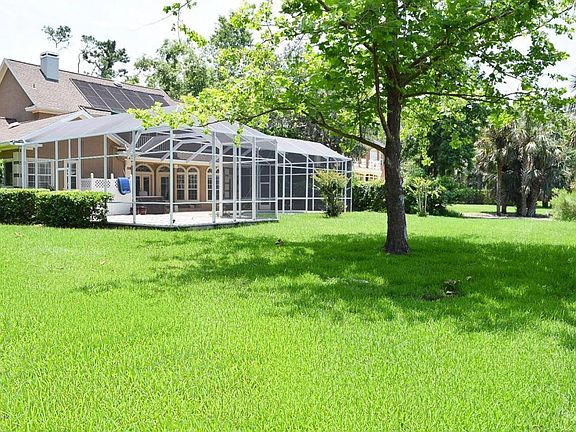4th image of 105 Club Forest Ln