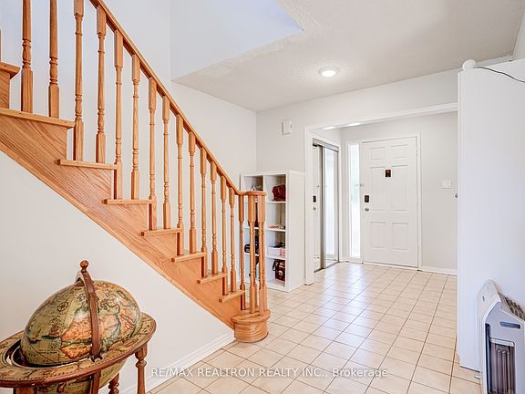 2nd image of 4379 Radisson Cres