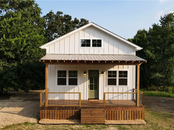 24665 Brush Rd, Siloam Springs, AR 72761