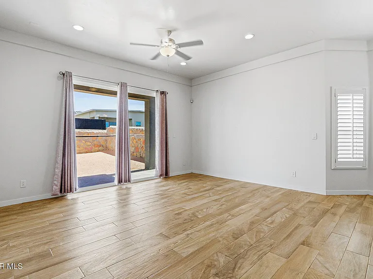 14824 Sam Garcia Ave — Photo 12