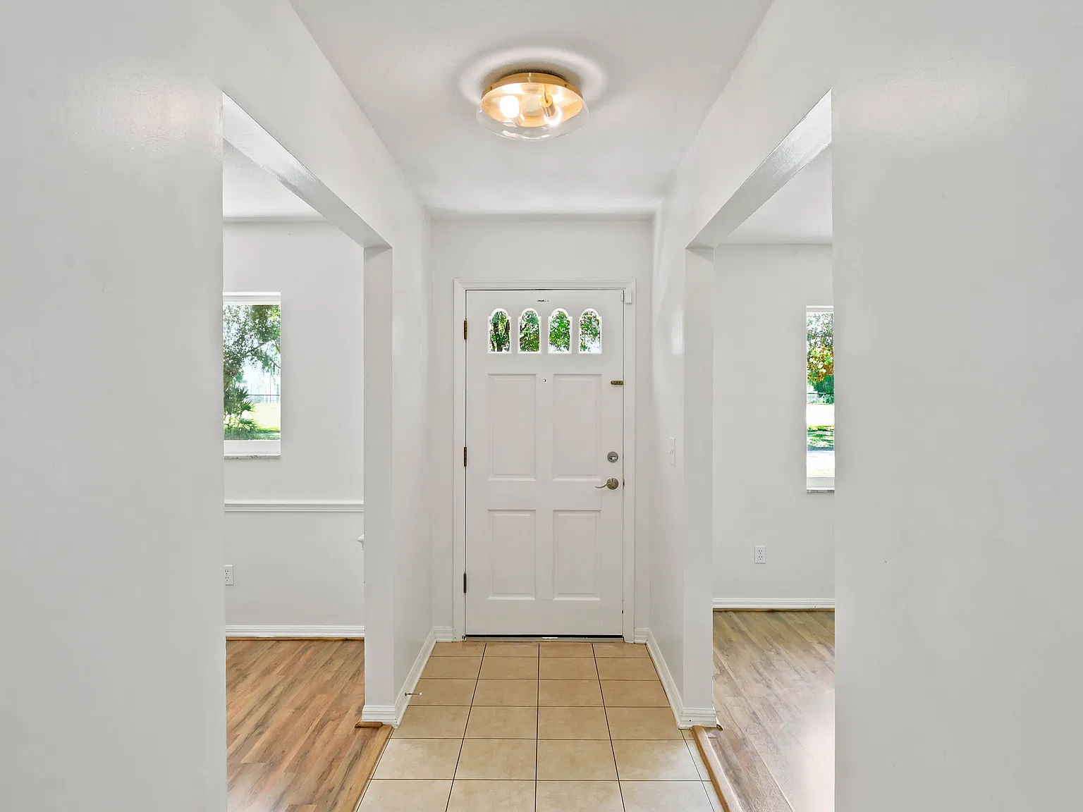 4 bed, 1992 sqft, $3,900 — Photo 2