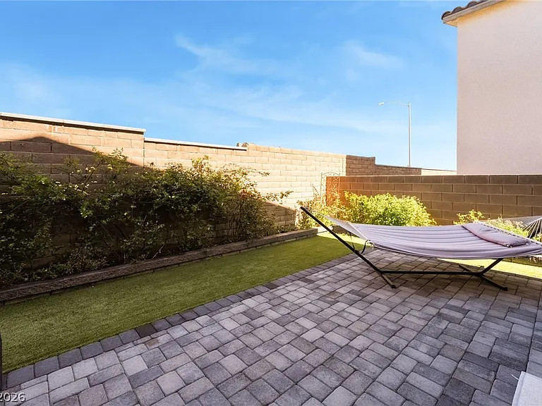 720 Emerson Creek Ct — Photo 32