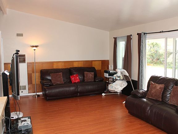 4th image of 11440 Blythe St