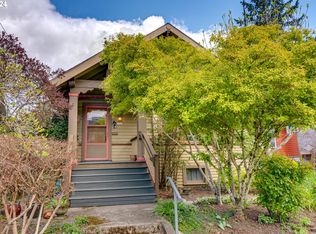 3327 SE Caruthers St, Portland, OR 97214