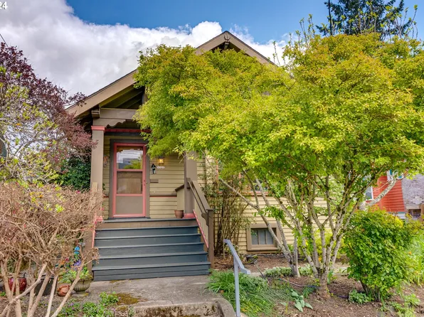 3327 SE Caruthers St, Portland, OR 97214