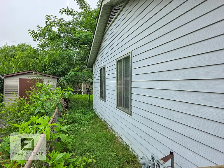 732 Saint Nicholas Dr — Photo 25