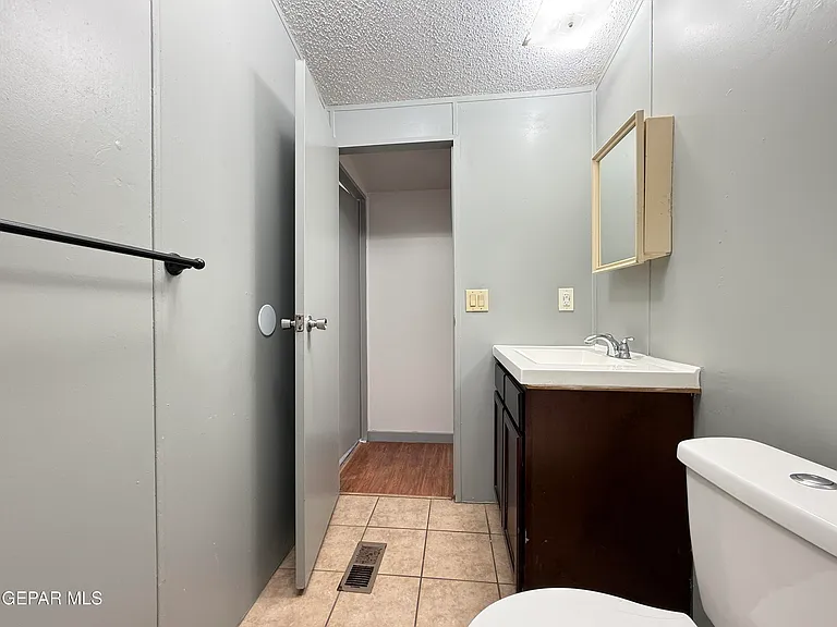 5941 Sixta Dr — Photo 37