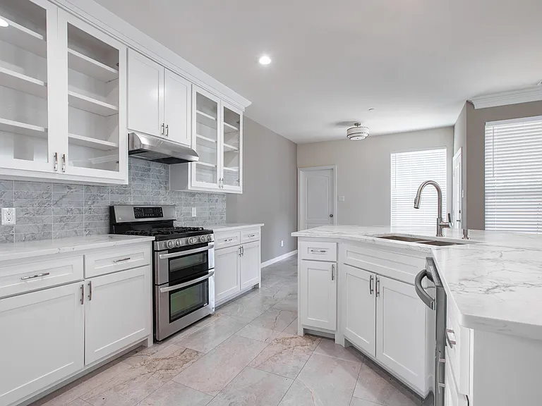 515 Southridge Way — Photo 5