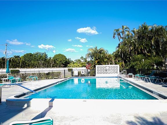 4th image of 5 High Point Cir W APT 301