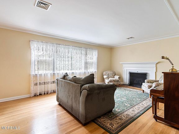 4th image of 46 Queen Ann Drive