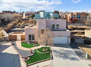 10525 Crestridge Ct NW, Albuquerque, NM 87114