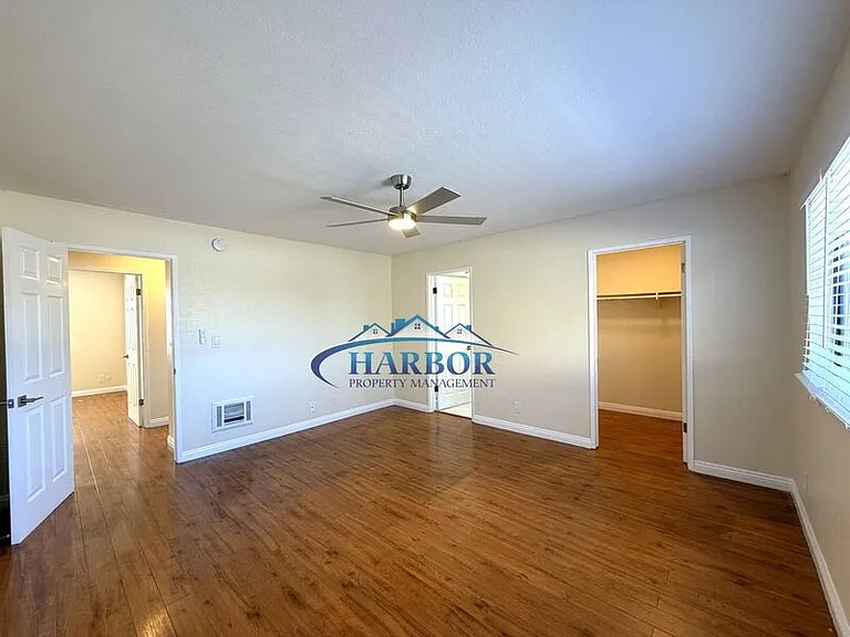 1166 W 22nd St #2 — Photo 11