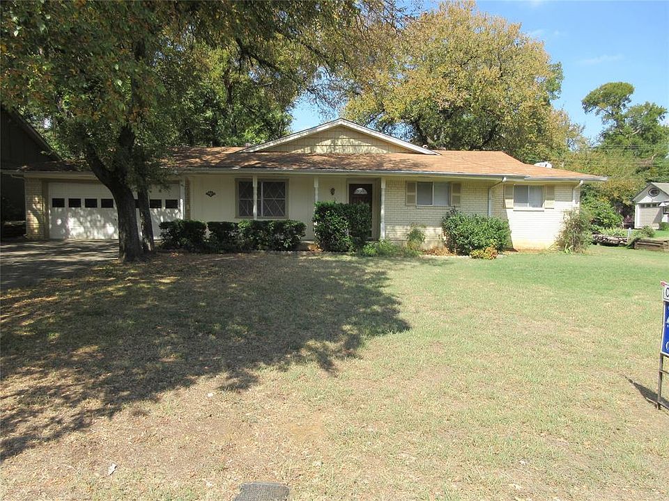 1st image of 407 E Huitt Ln