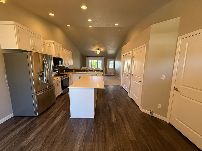 2839 E Apricot Dr — Photo 5
