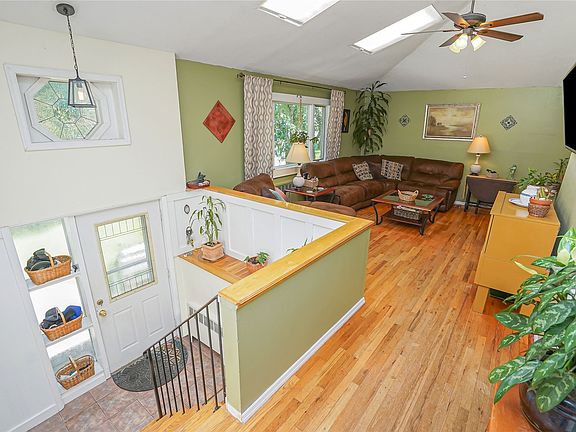 5th image of 108 Glenwood Ln
