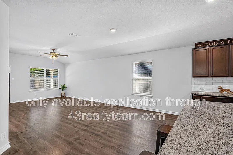 4 bed, 2.0 bath, 1795 sqft, $1,795 — Photo 3
