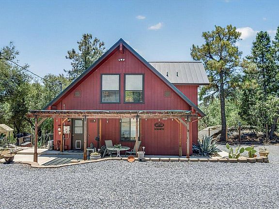 2nd image of 45894 Farmstead Rd