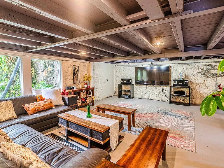 3665 Tantalus Dr — Photo 15
