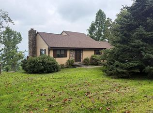 749 Cascade Trl, Fancy Gap, VA 24328