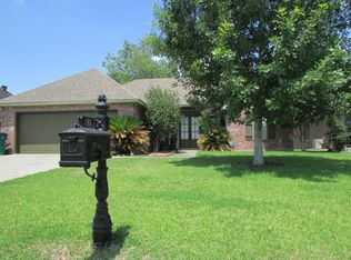 145 Windermere Cir, Youngsville, LA 70592