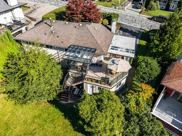 799 Plymouth Dr, North Vancouver, BC V7H 2H5