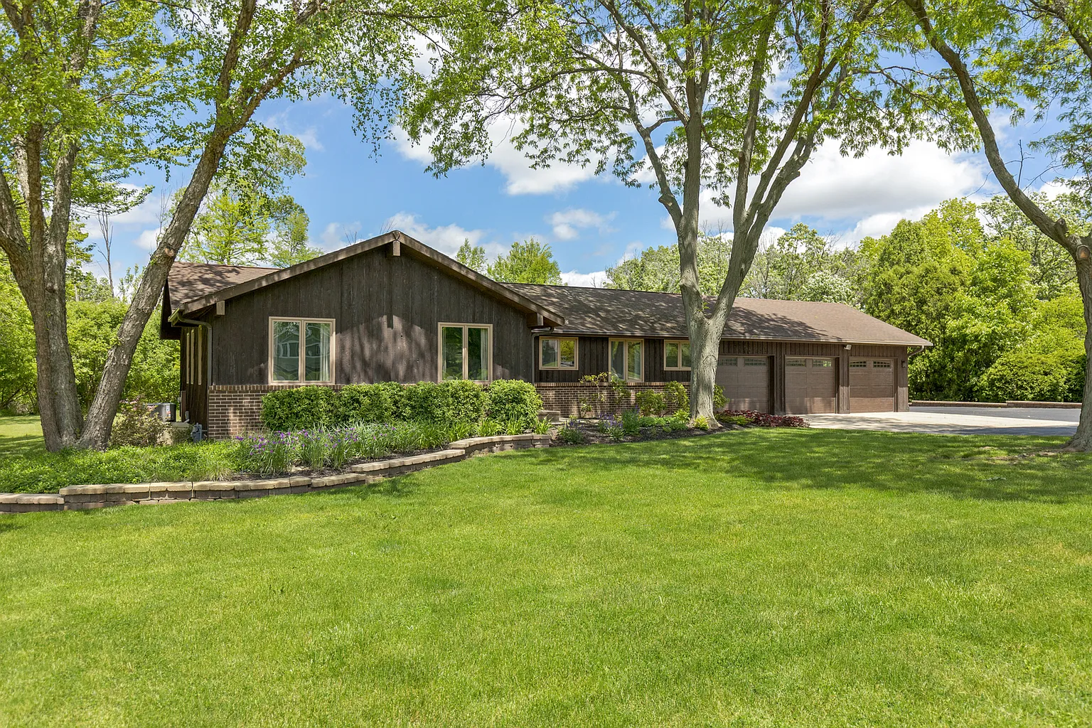 14440 W Jody Ln photo 1