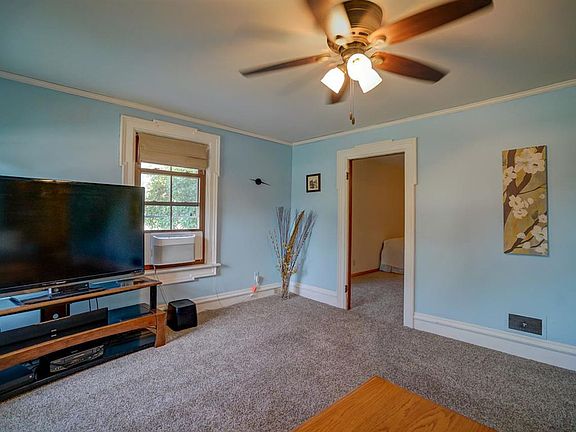 4th image of 408 W Washington St