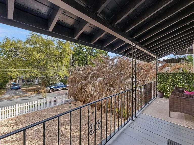 124 E Harding St — Photo 20