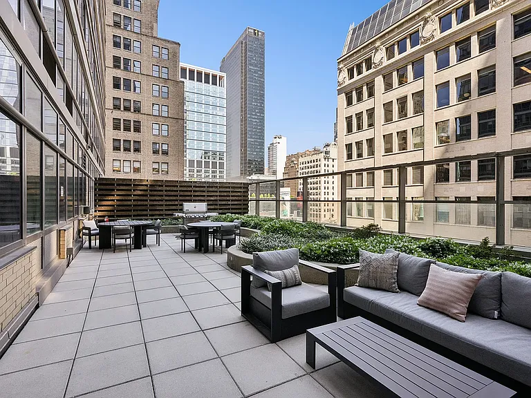 125 W 31st St #31F — Photo 4