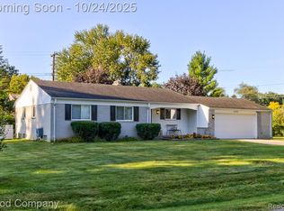 2991 Lanergan Dr, Troy, MI 48084