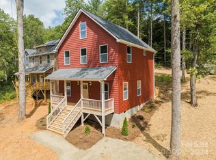 129 Owenby Ln, Black Mountain, NC 28711