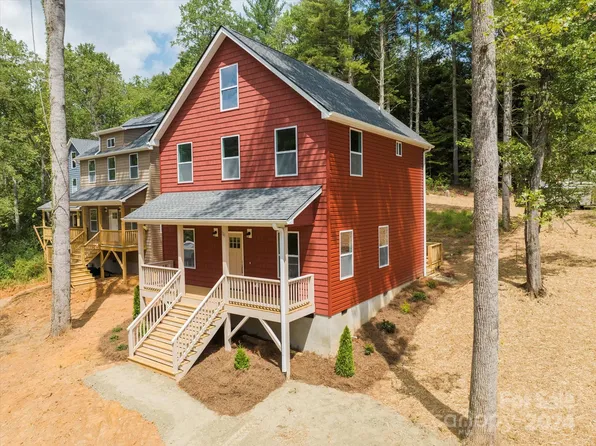 129 Owenby Ln, Black Mountain, NC 28711