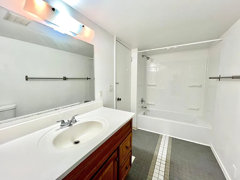 2421 NW 59th St #3 — Photo 11