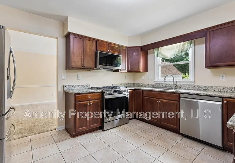 1012 Austenwood Ct — Photo 12