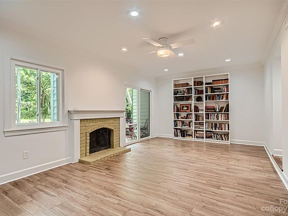 5th image of 3633 Maple Glenn Ln