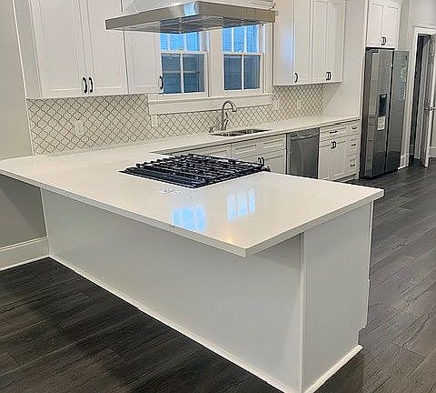 4th image of 318 Clayton Dr