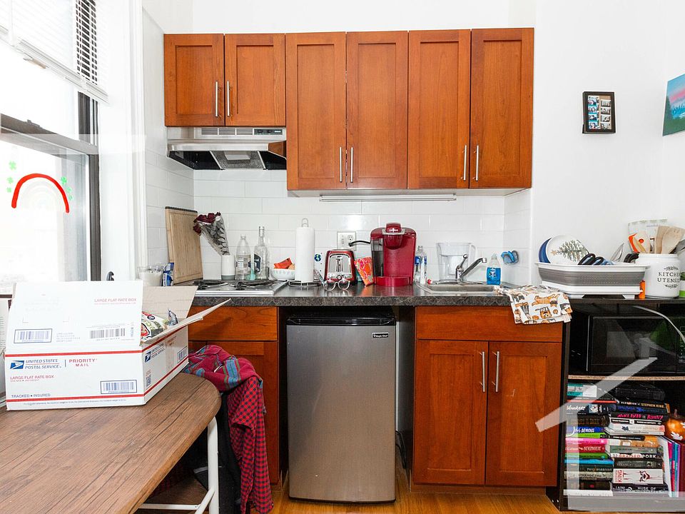 2nd image of 902 Beacon St #4