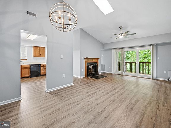 5th image of 8909 Sugarwood Ln #8909