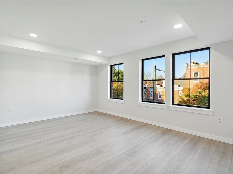 3804 Lancaster Ave #303 — Photo 7