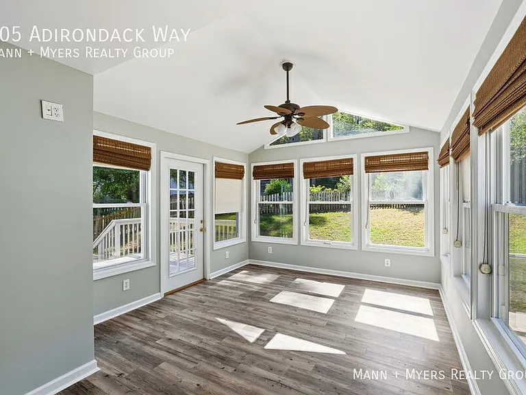 305 Adirondack Way — Photo 14