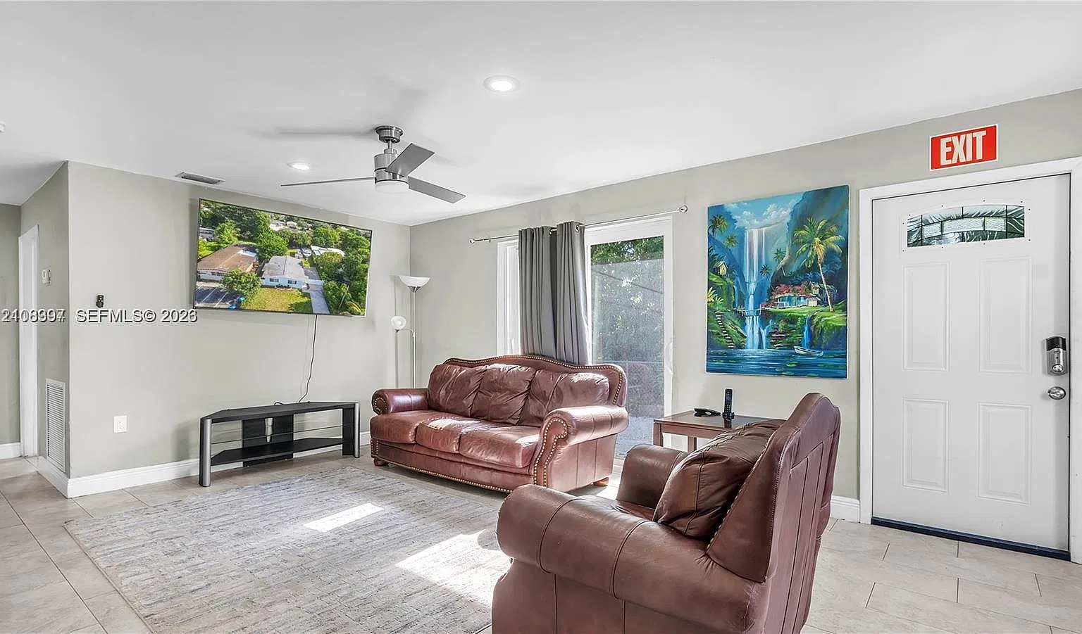 2 bed, 1000 sqft, $2,650 — Photo 2